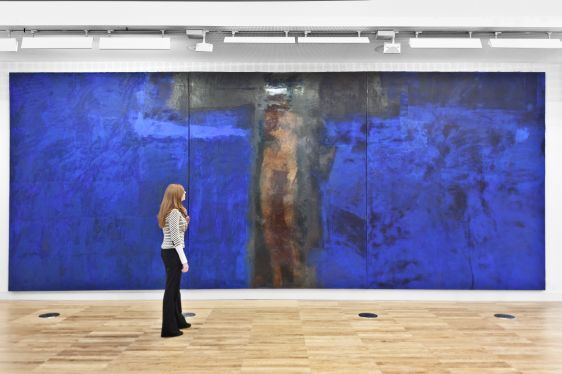 Hughie O’Donoghue, Blue Crucifixion, 1993 – 2003, Oil on linen canvas , 330.2 x 823 cm, Collection Irish Museum of Modern Art, Gift, The American Ireland Fund, 2010. Installation view Luan Gallery, Athlone, 2012. Photo: Corin Bishop Photography