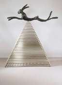 Barry Flanagan, Hells Bells, 2005, bronze on steel base, 253 kg / 556 1bs, edition of 8 plus 3 artist’s casts, 242 x 220 x 67 cm. Courtesy Waddington Galleries, London.