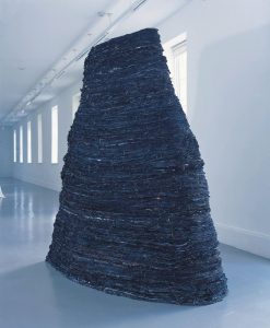 Kathy Prendergast, Stack, 1989, Cloth, string, paint and wood, 270 x 260 x 70 cm, Collection Irish Museum of Modern Art, Purchase, 1991 © the artist
