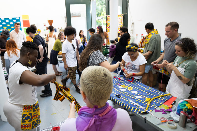 Gallery thumbnail. Thais Muniz, IMMA Outdoors workshop & performance. Photo Credit: Pati Guimaraes